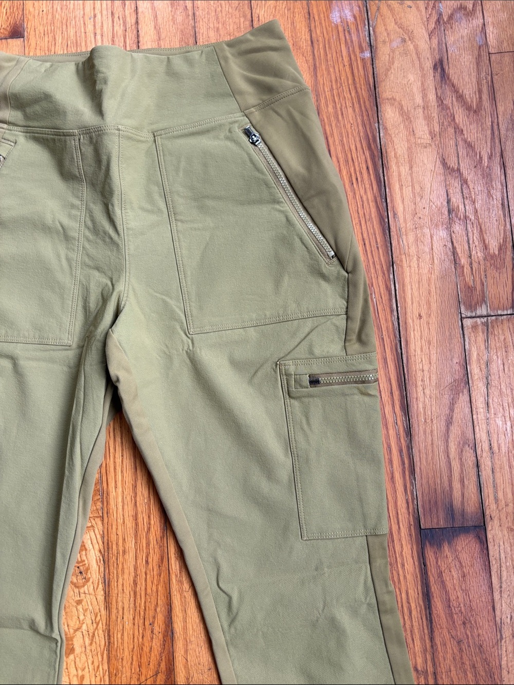 Athleta women’s Olive Green Performance Cargo Pants - Picture 3 of 11